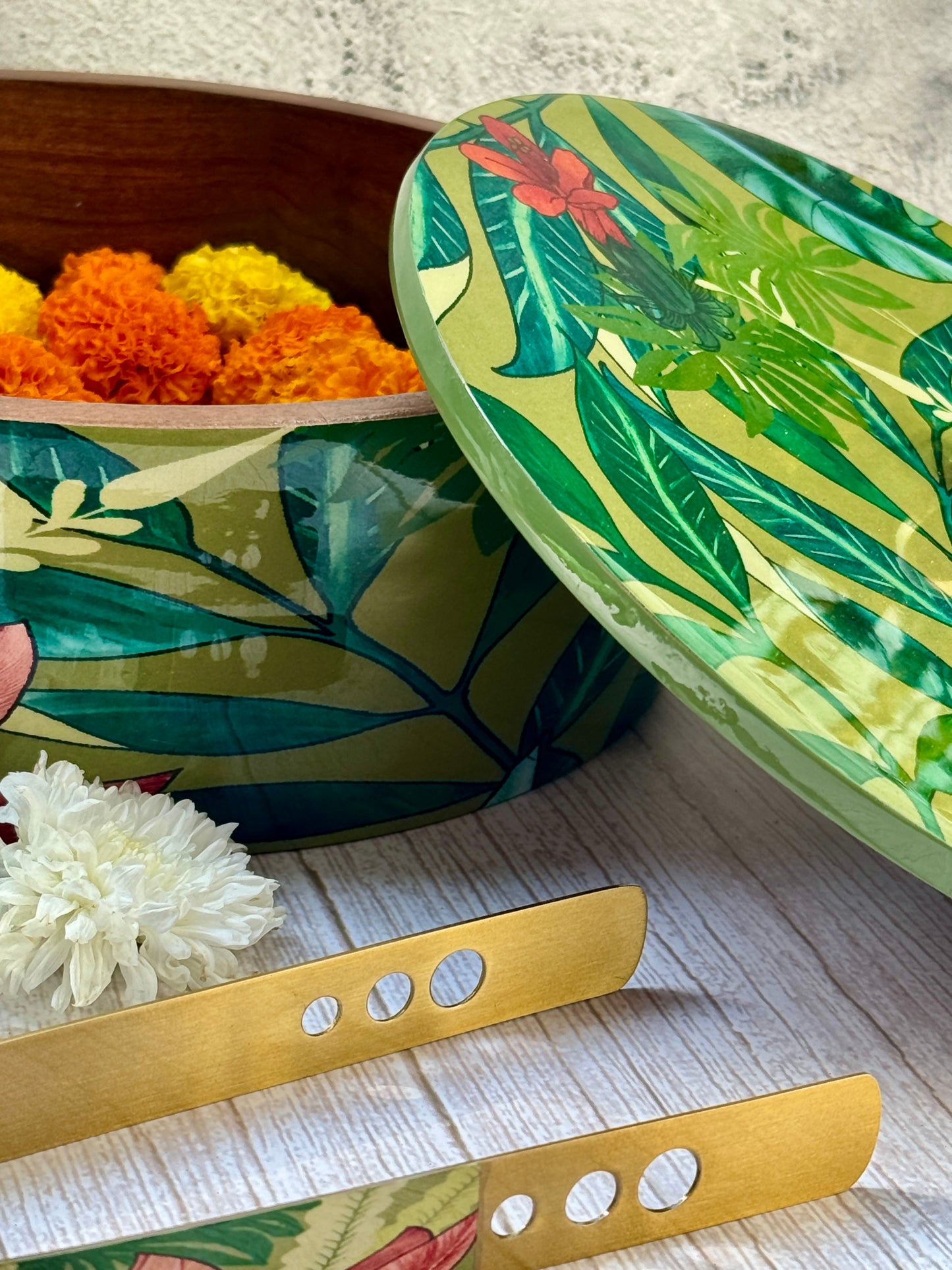 Mango wood chapati box with tong