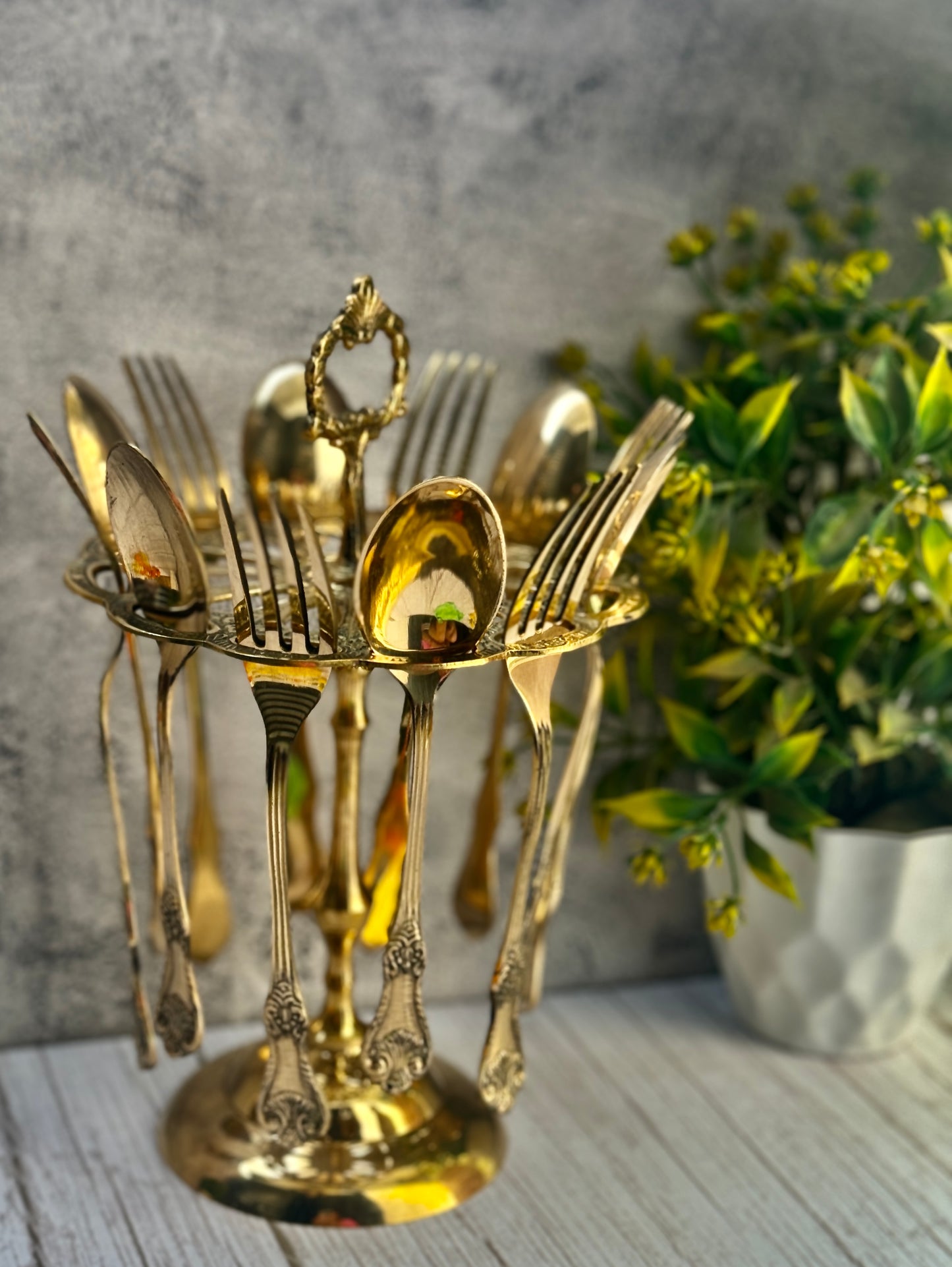 Brass cutlery stand | with forks and spoons