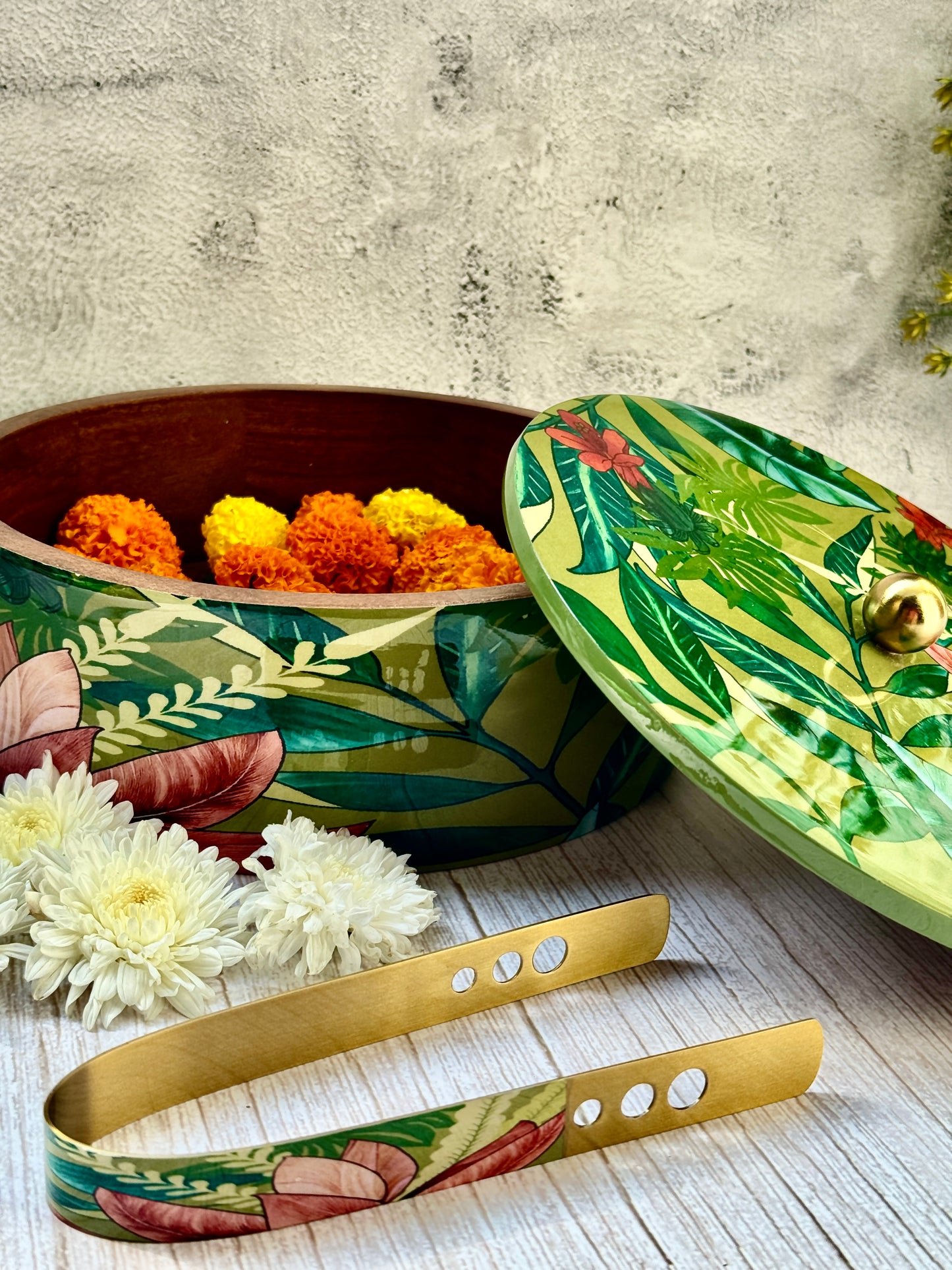 Mango wood chapati box with tong